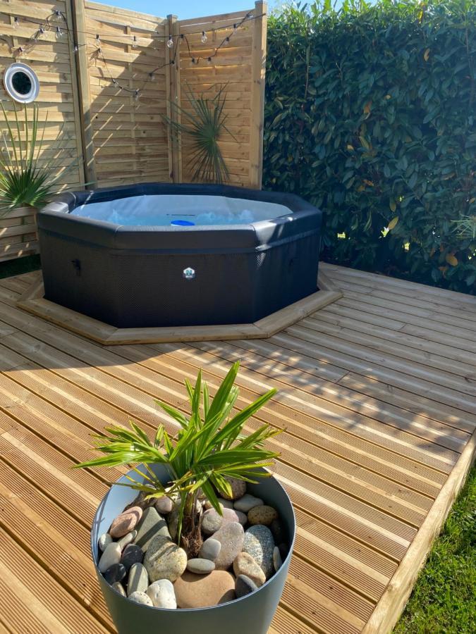 Вілла Tiny Et Jacuzzi Charente Maritime Plassay Екстер'єр фото